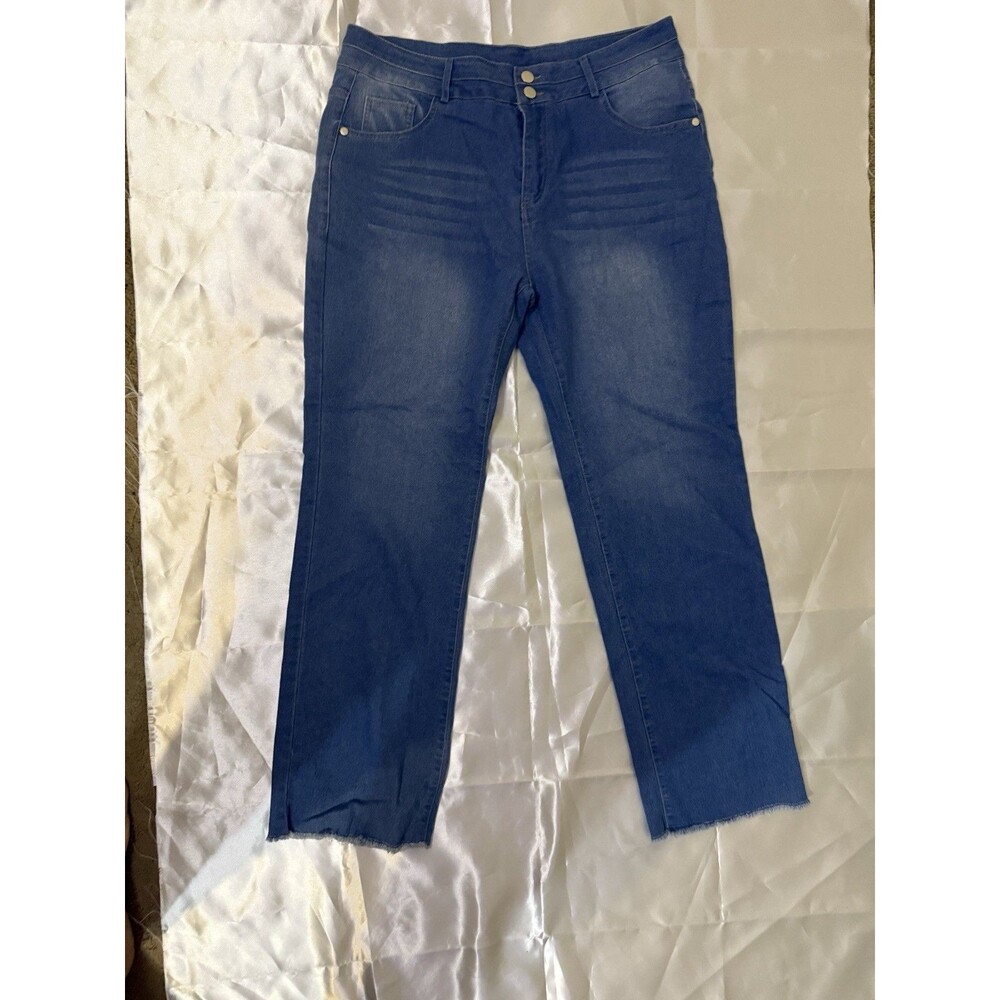 Women Medium Wash Jeans Size 20 ( Fits smaller size-18)